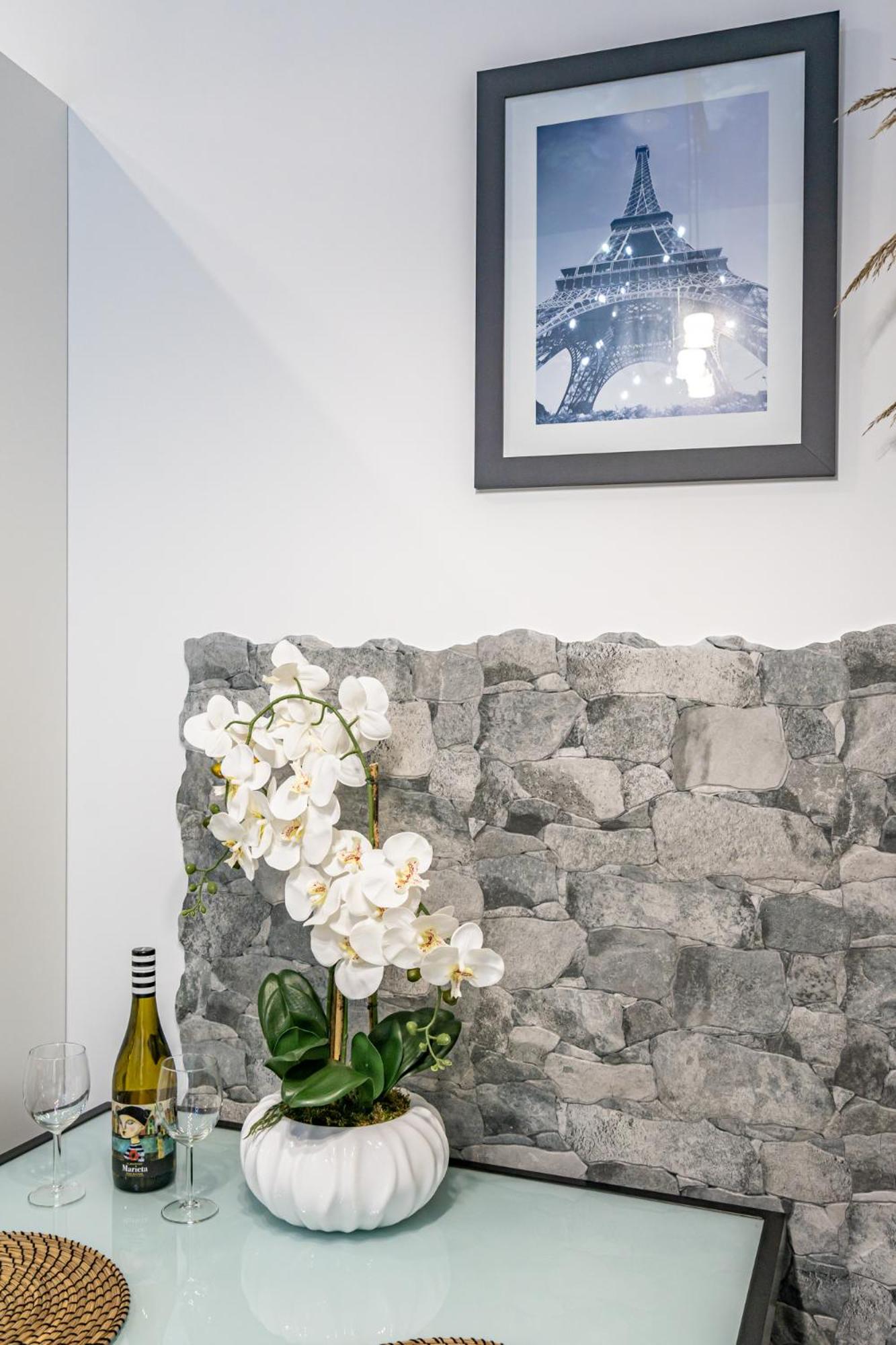 Exquisite studio apartment with an original design
