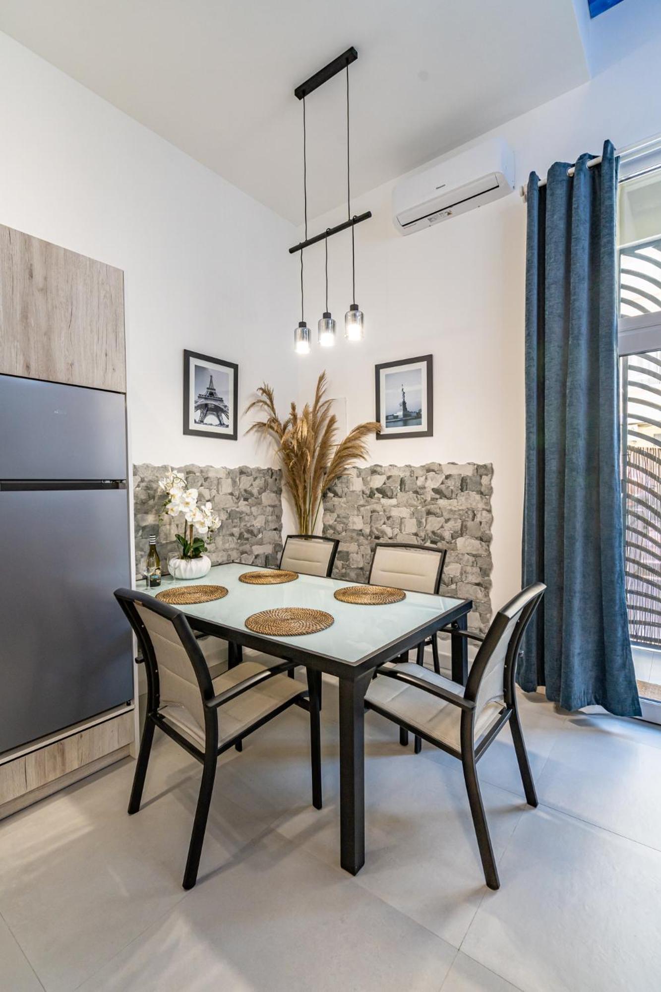 Exquisite studio apartment with an original design