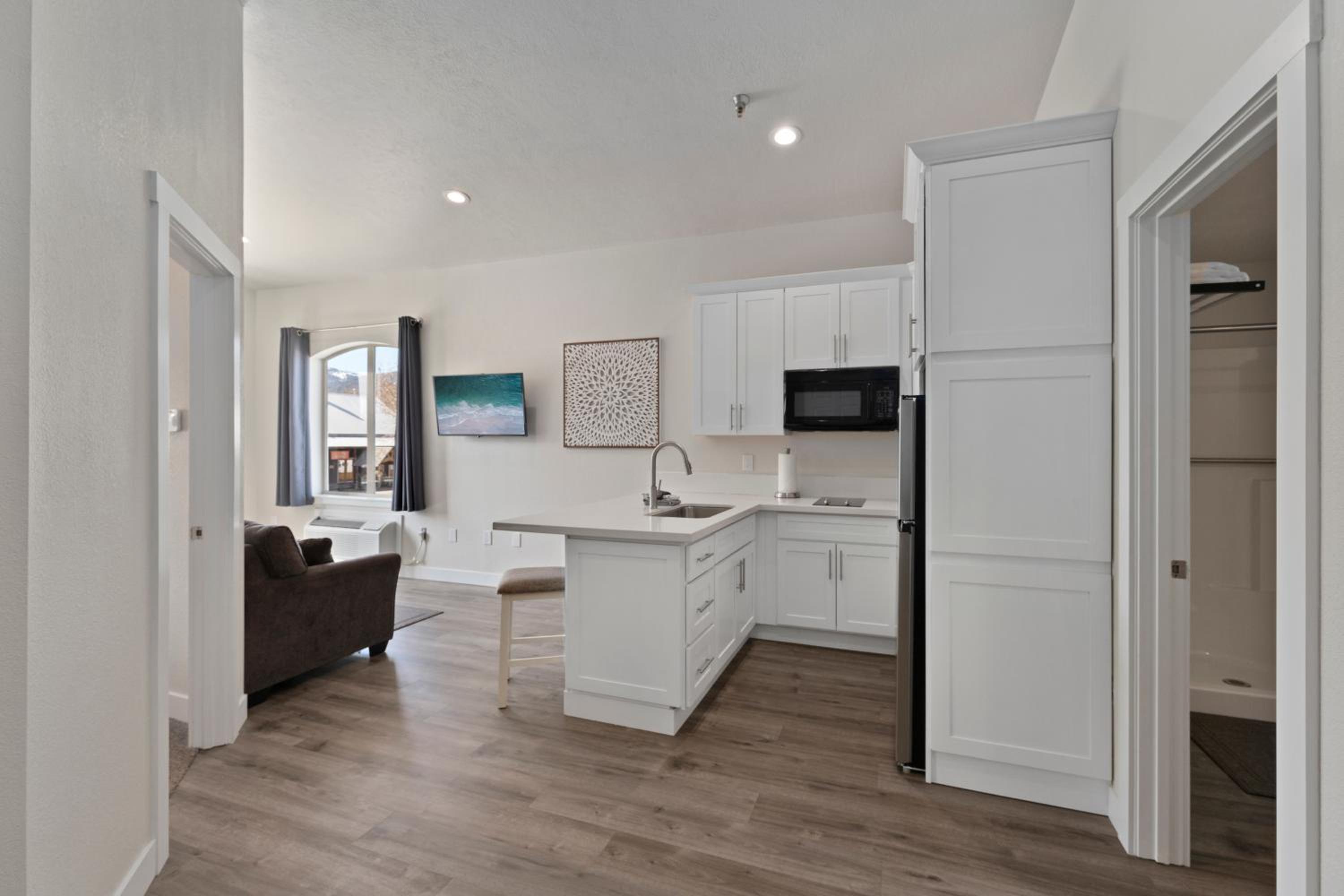 Sandpoint Vacations - Cedar Street Hotel  Suites - Property Image 20