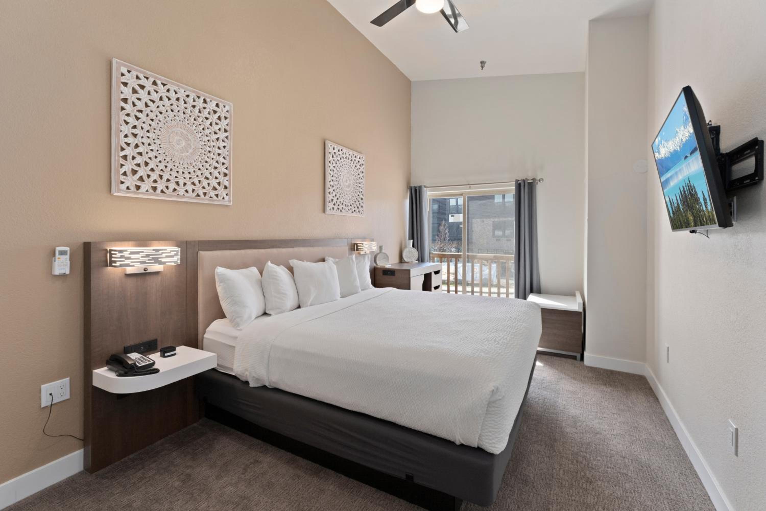 Sandpoint Vacations - Cedar Street Hotel  Suites - Property Image 55