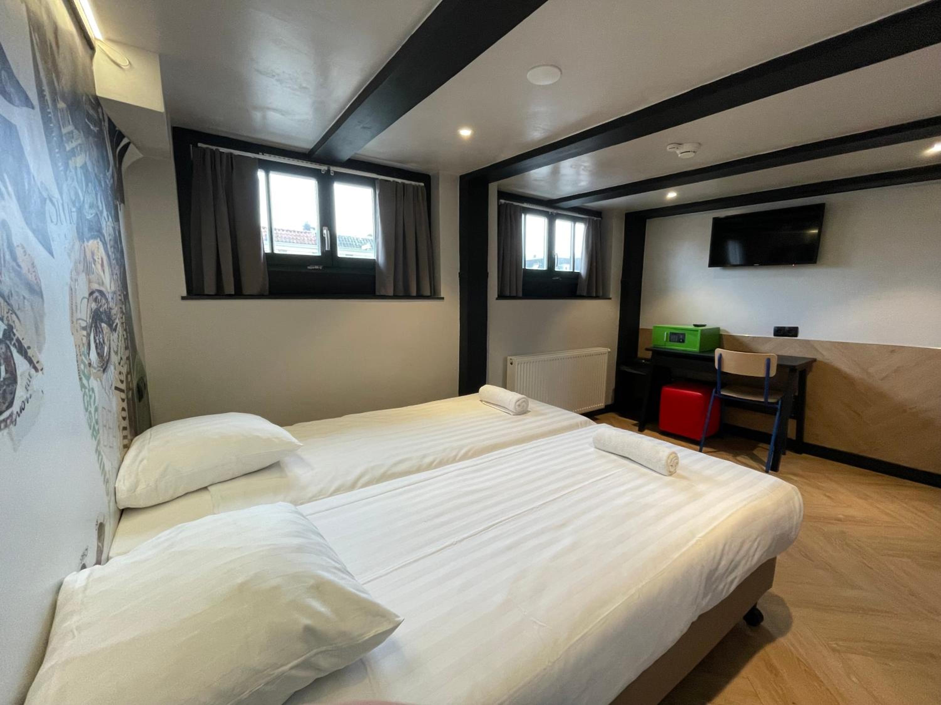 Heart of Amsterdam Hostel