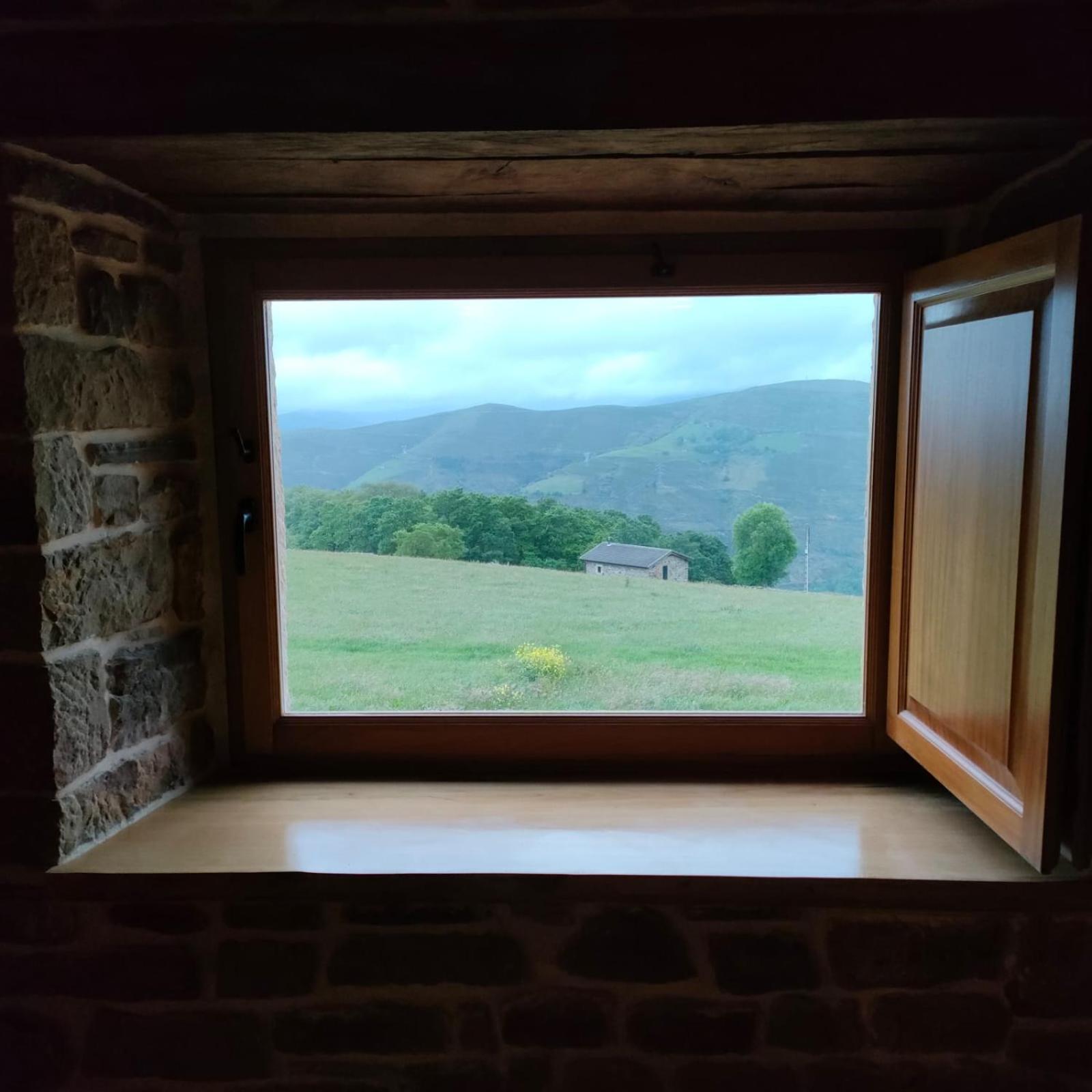 Villa Brenagudina - Cabaña Pasiega con piscina climatizada