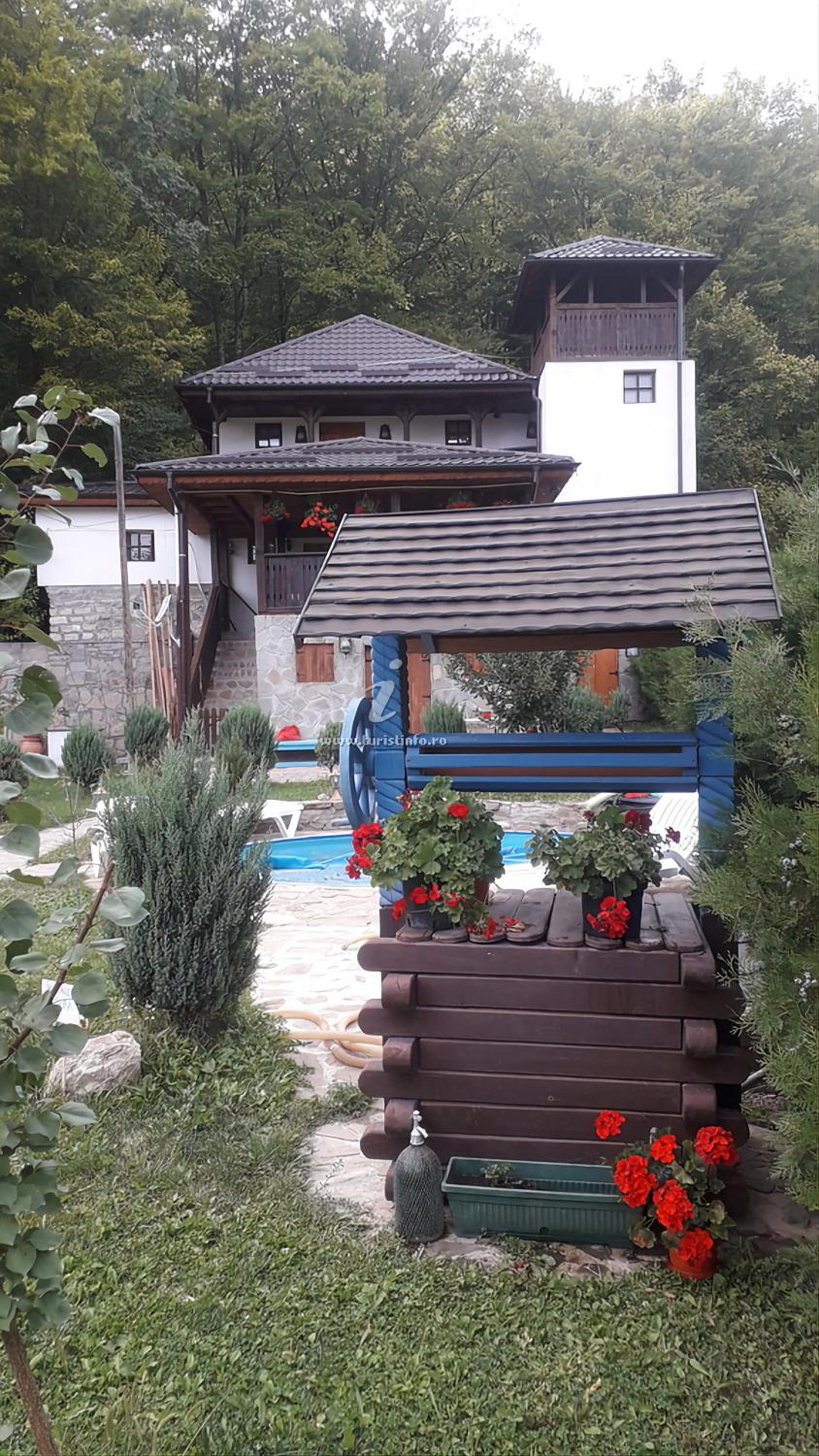 Casa cu Turn view 3