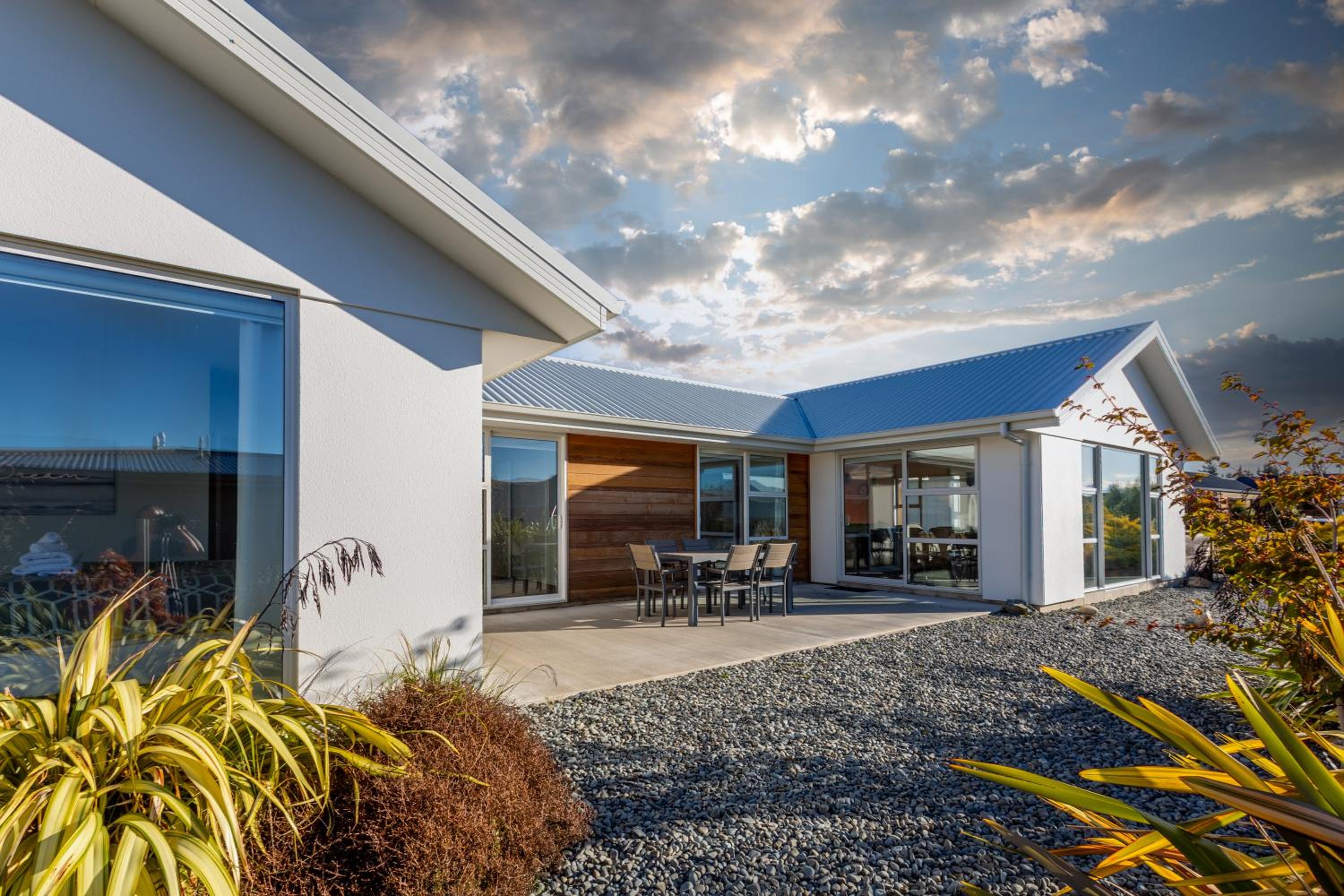 Hotel Tekapo Blue - Image 1