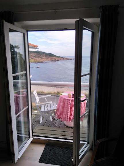 Beach Hotel - Panoramic view over the sea , 6 beds view 4