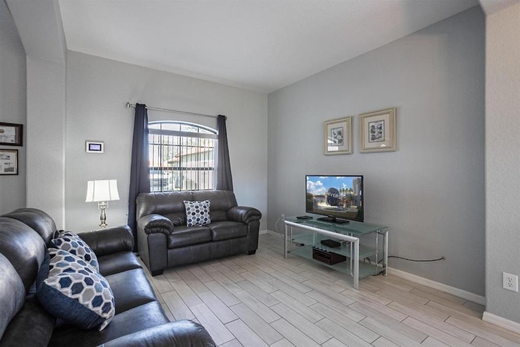 Lazy Breeze Villa- Poolspa, Gameroom, Near Disney