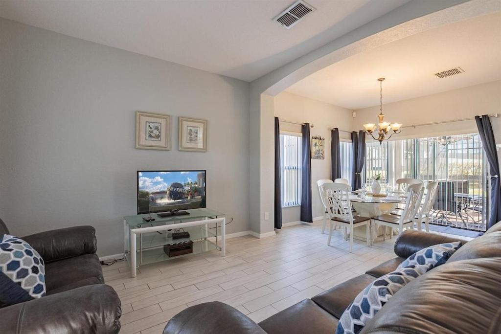 Lazy Breeze Villa- Poolspa, Gameroom, Near Disney