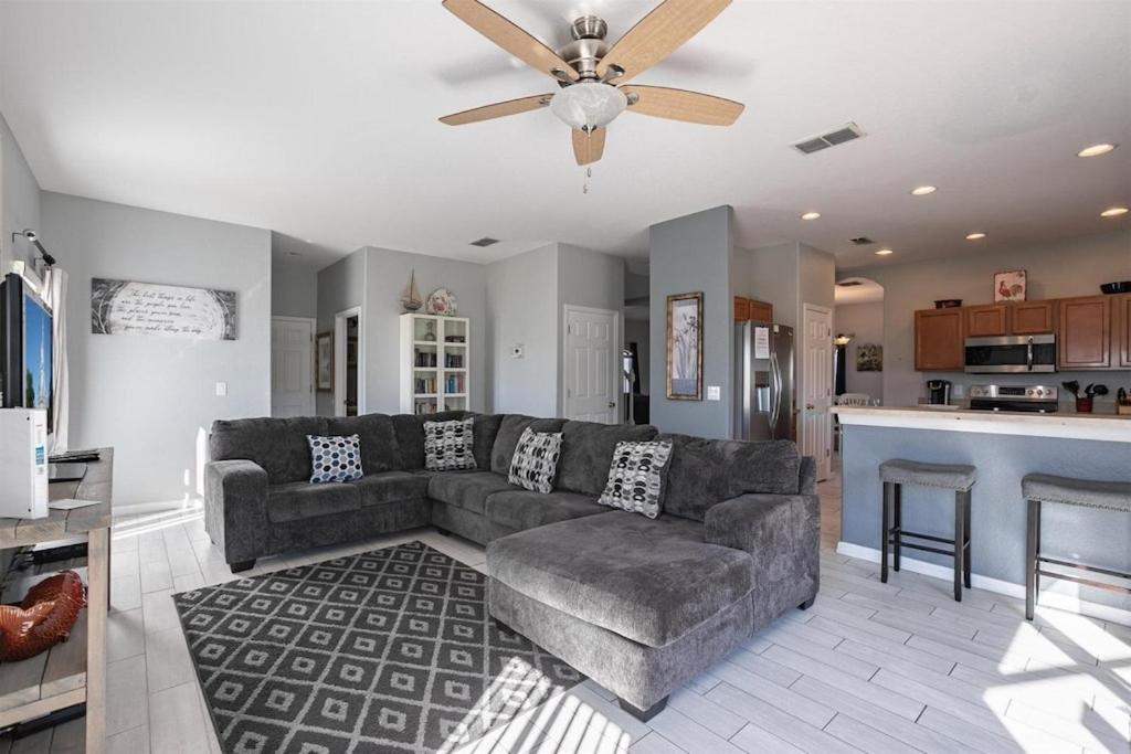 Lazy Breeze Villa- Poolspa, Gameroom, Near Disney