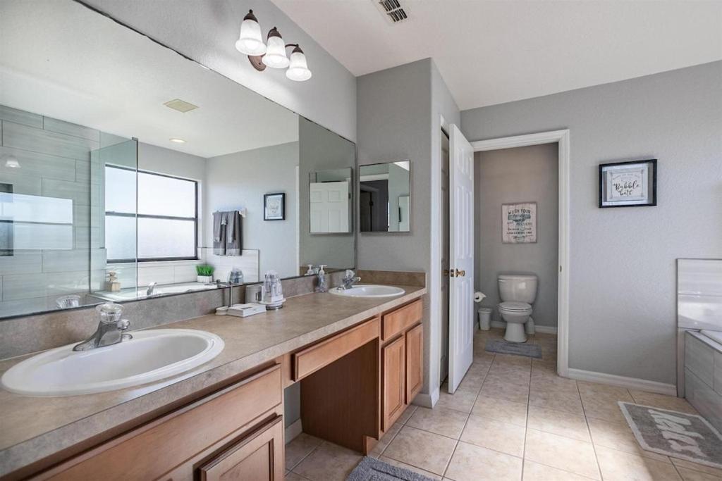 Lazy Breeze Villa- Poolspa, Gameroom, Near Disney