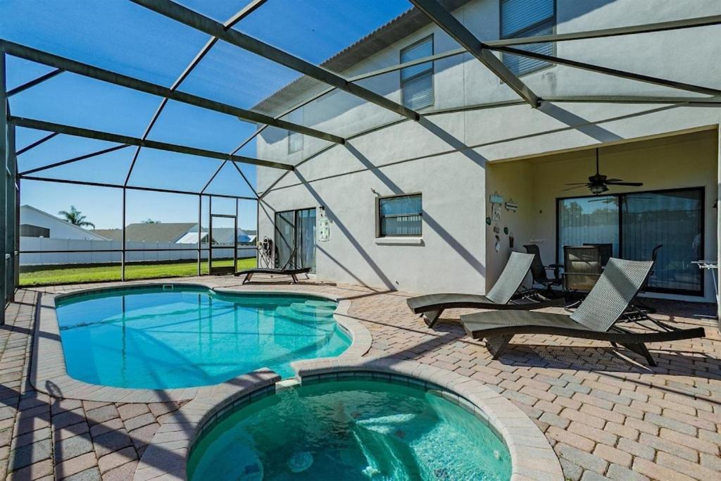 Lazy Breeze Villa- Poolspa, Gameroom, Near Disney