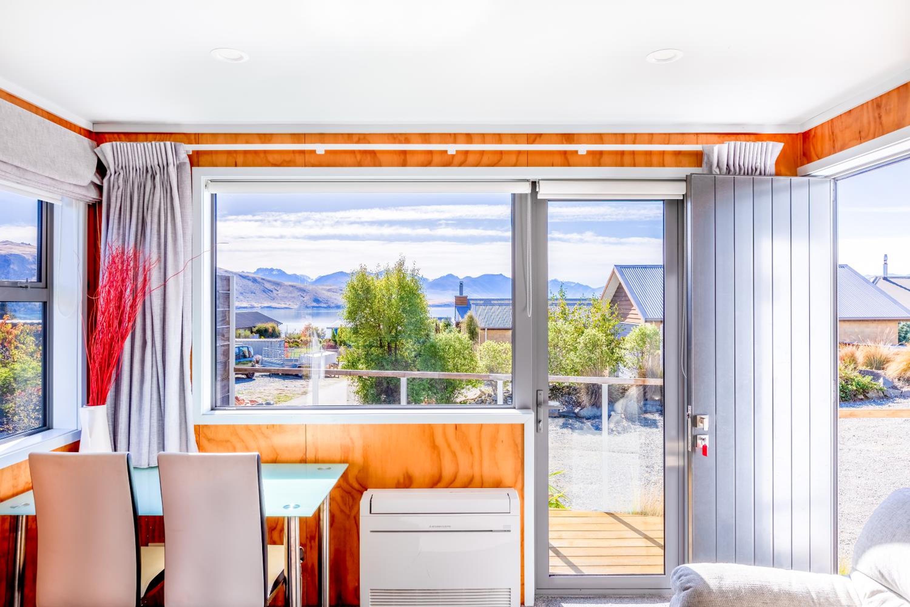 Tekapo Blue Cottage view 2