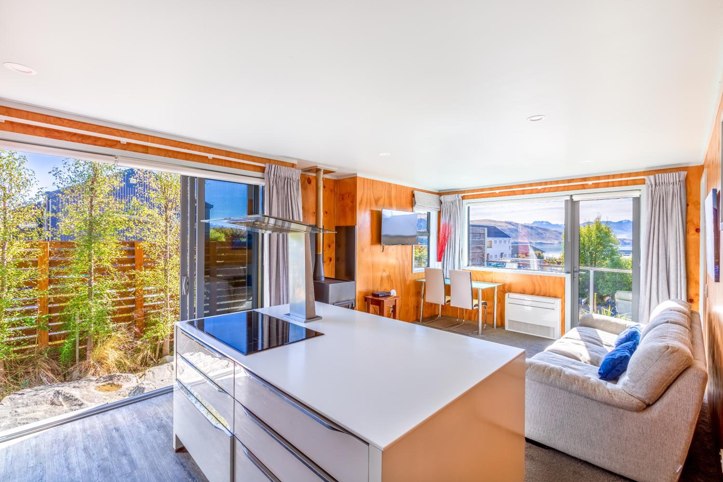 Hotel Tekapo Blue Cottage - Image 1