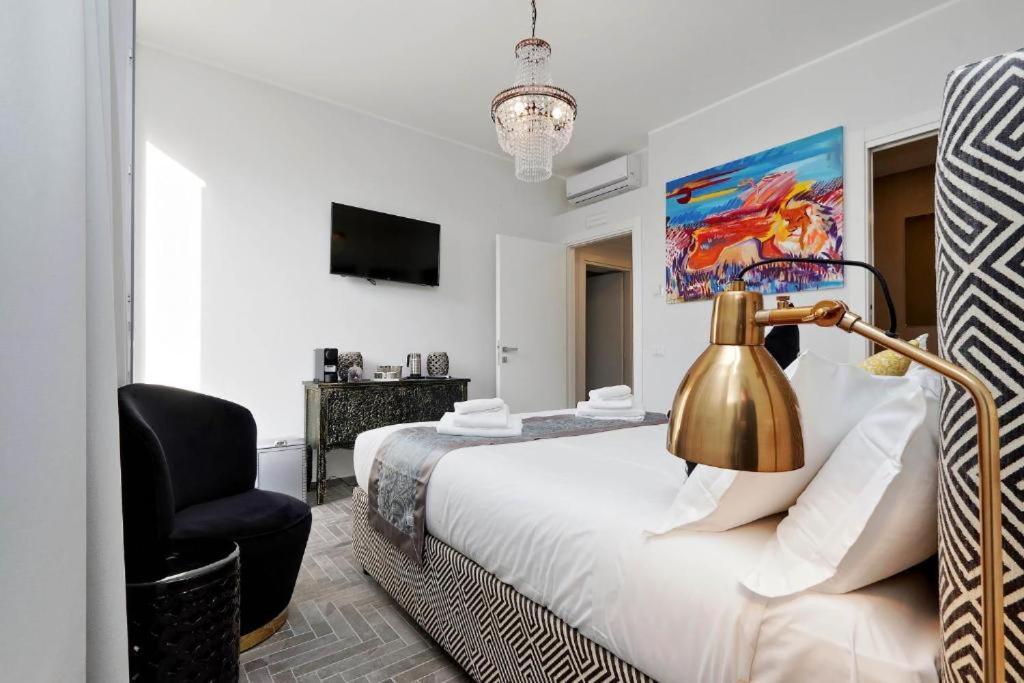 Della Croce Rooms