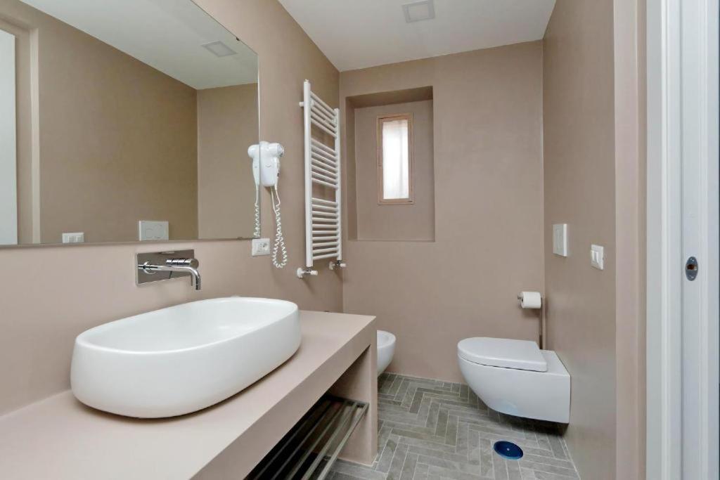 Della Croce Rooms