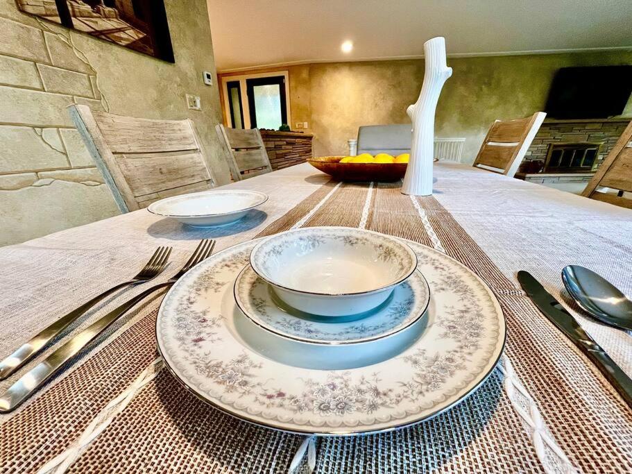 Very Spacious and Bright Home 15mins From Downtown - Property Image 32
