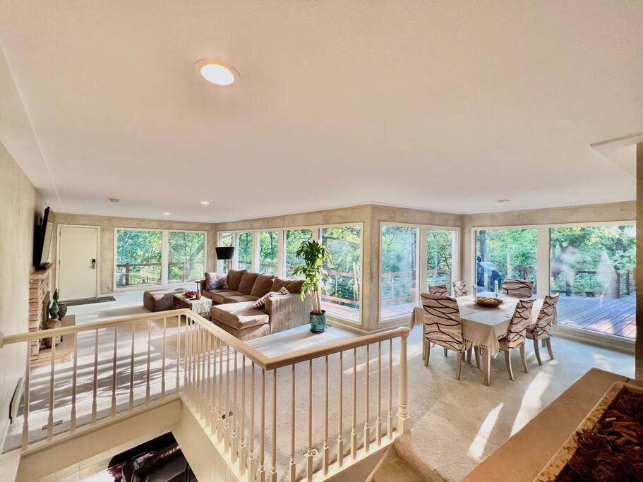 Very Spacious and Bright Home 15mins From Downtown - Property Image 52