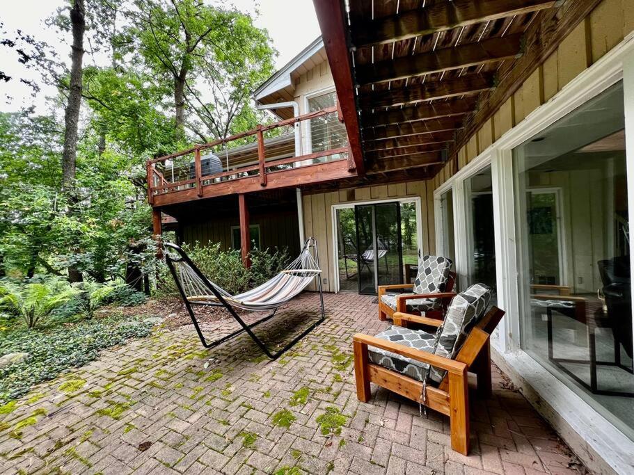 Very Spacious and Bright Home 15mins From Downtown - Property Image 12