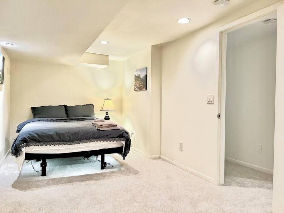 Very Spacious and Bright Home 15mins From Downtown - Property Image 1