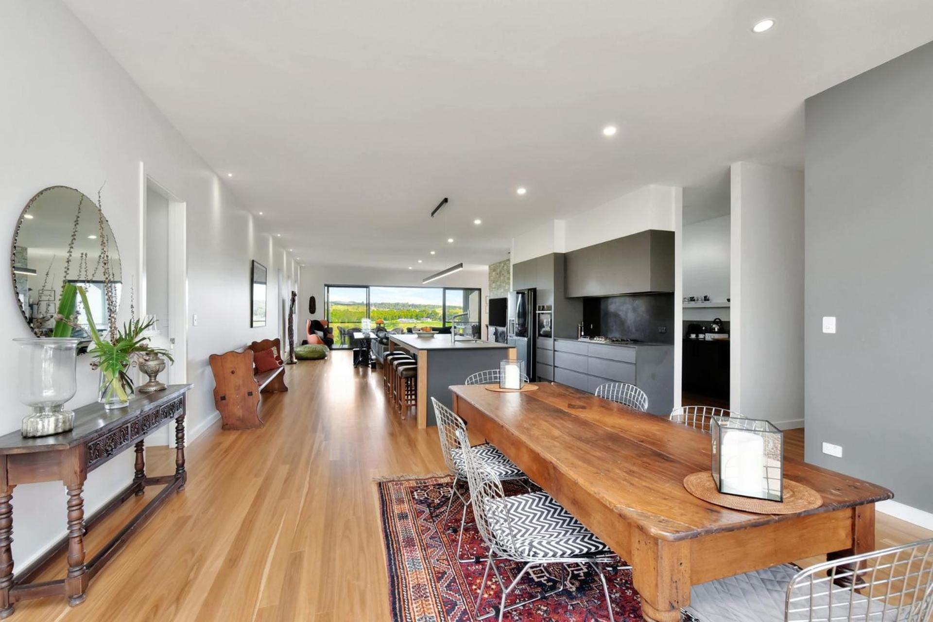 Cranky Corner River View! Where Luxury Meets Nature