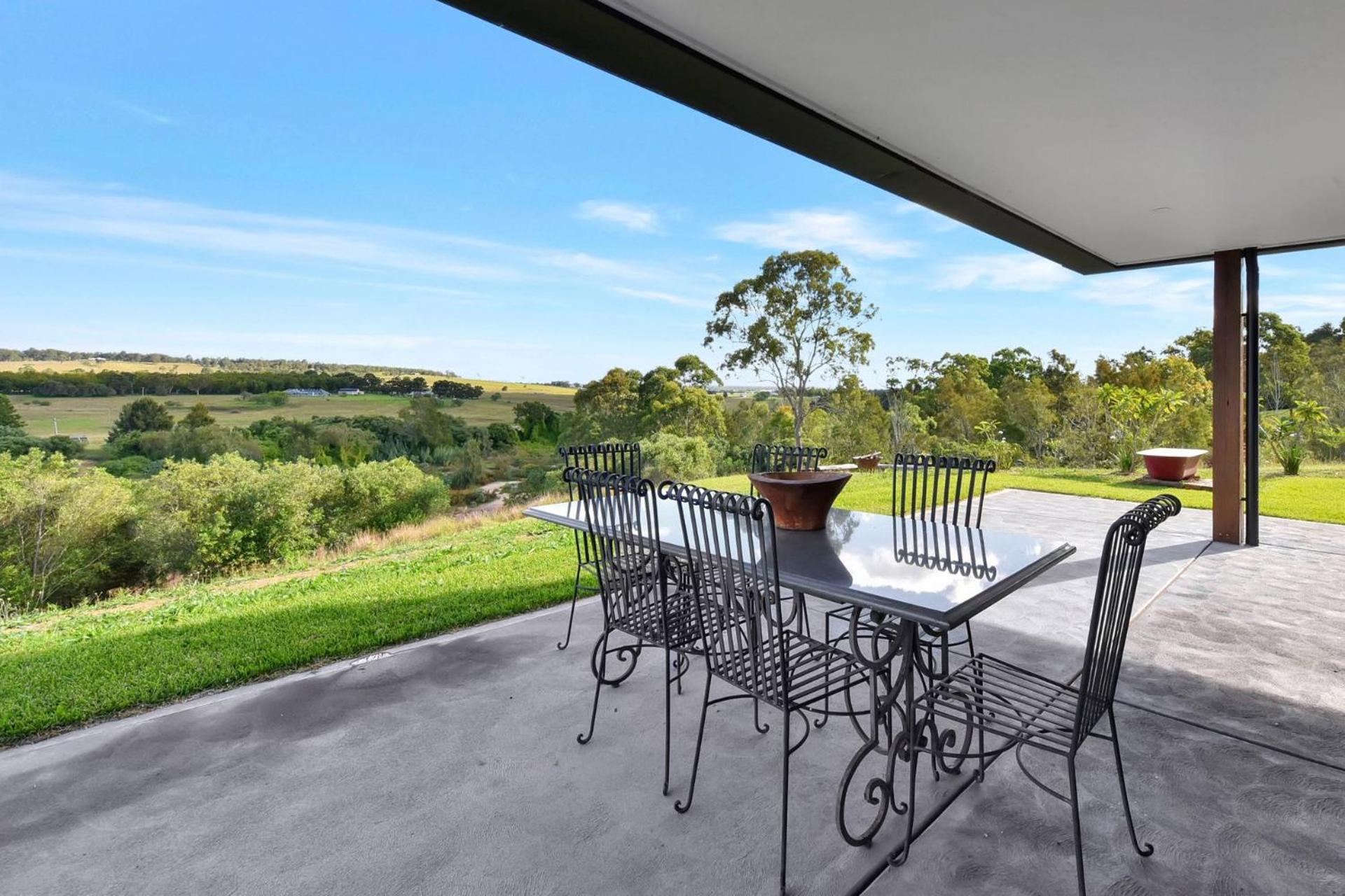 Cranky Corner River View! Where Luxury Meets Nature
