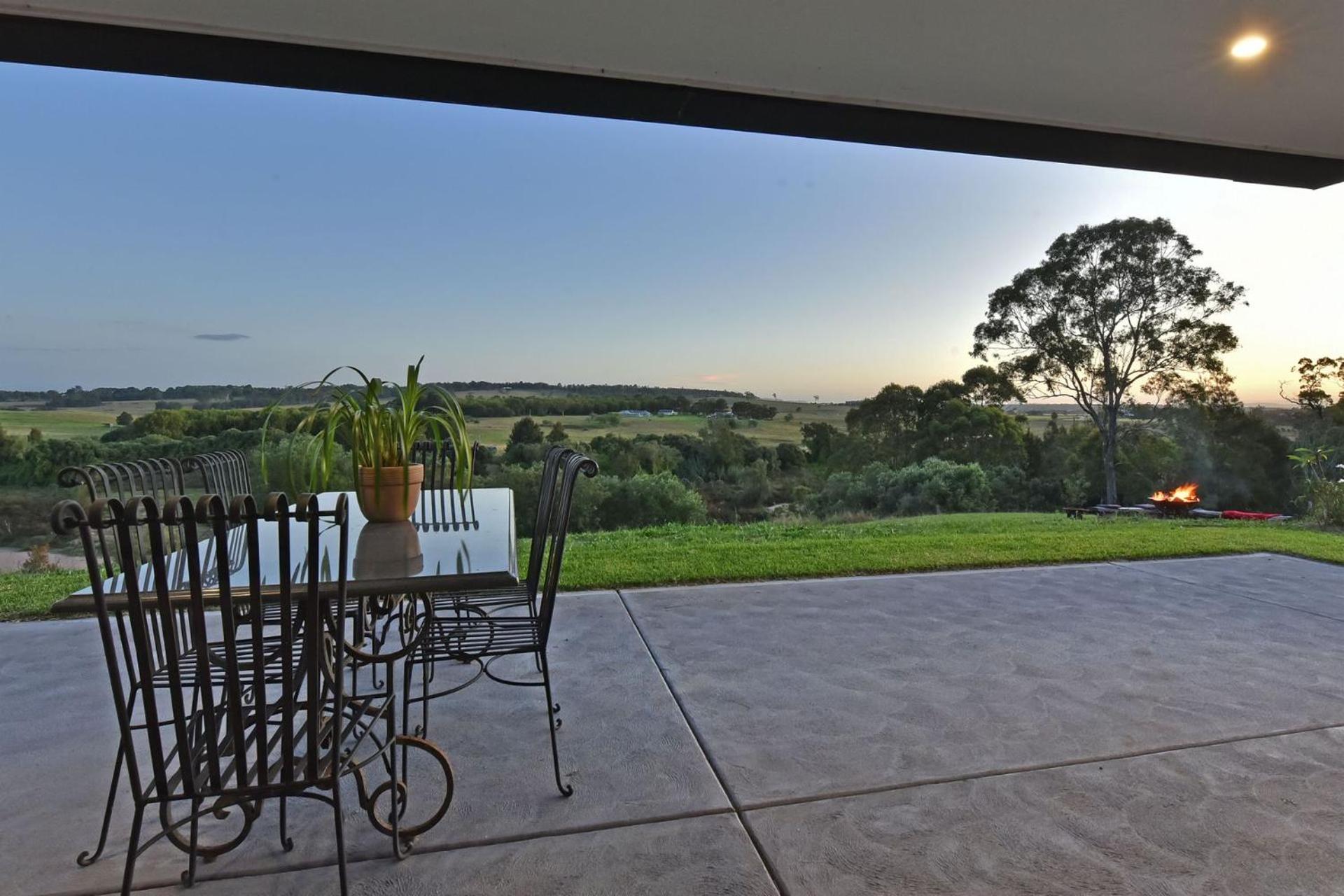 Cranky Corner River View! Where Luxury Meets Nature