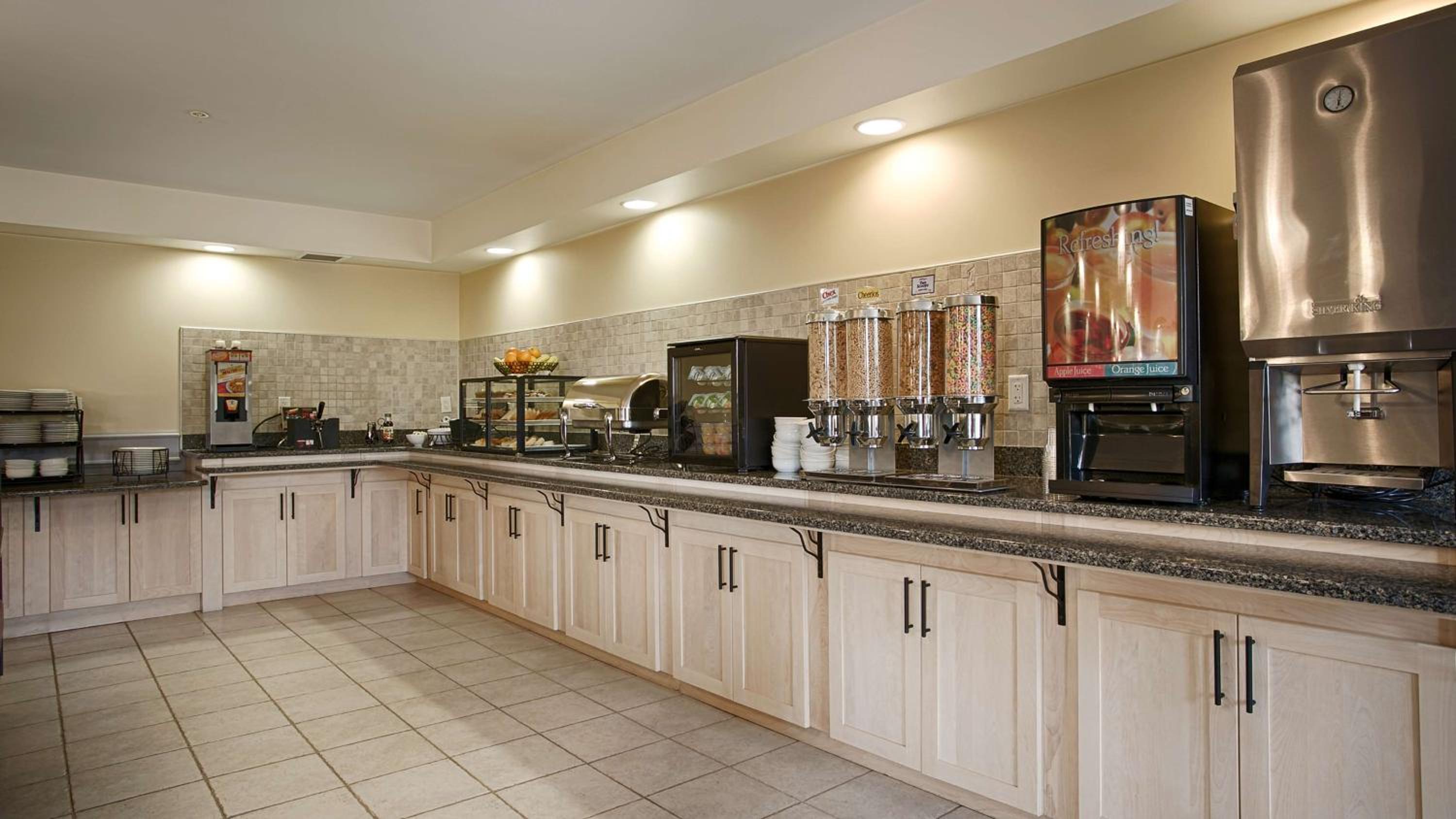 Woodstock Vacations - Best Western Plus Woodstock Hotel Conference Centre - Property Image 3