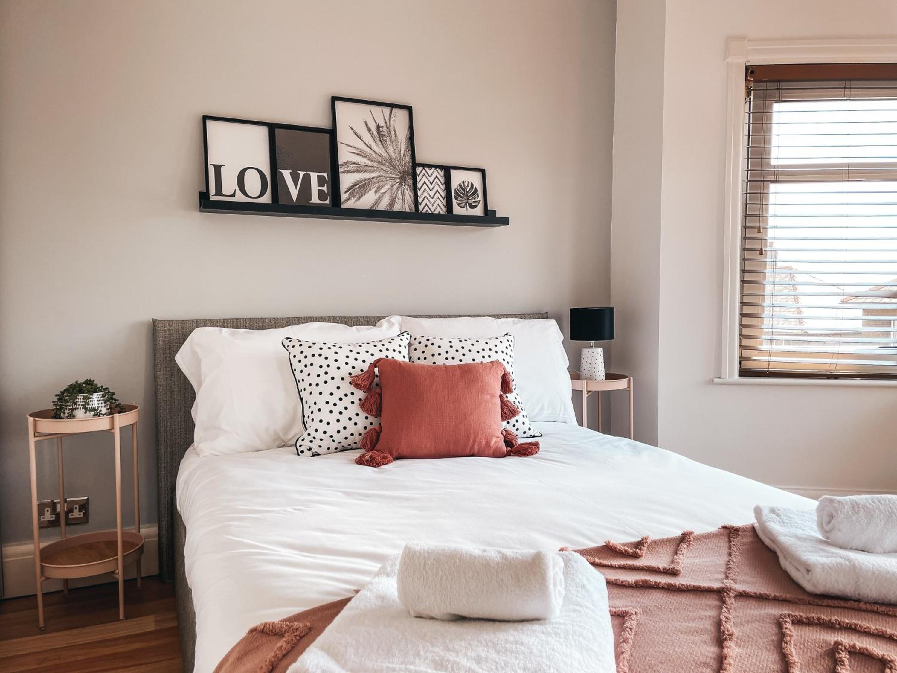 Cardiff Vacations - Ty-Fry House, by Solace Stays - Property Image 2