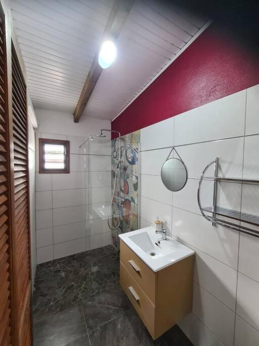 Maison de campagne avec piscine et spa