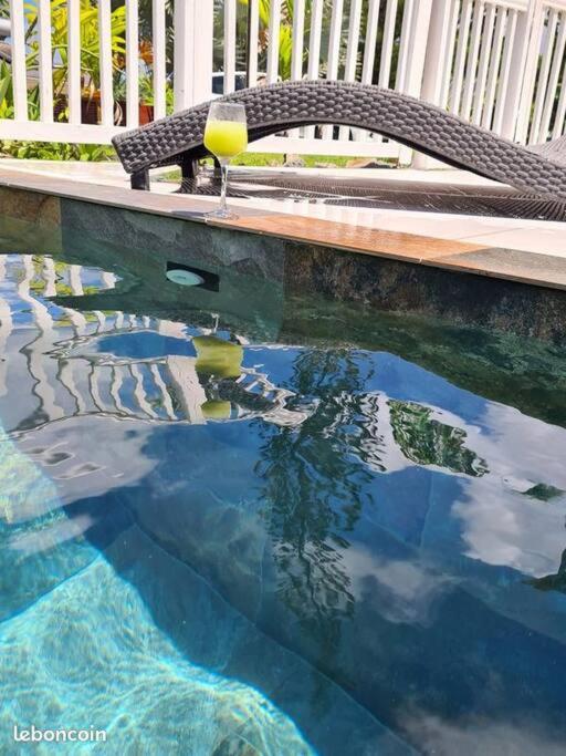 Maison de campagne avec piscine et spa