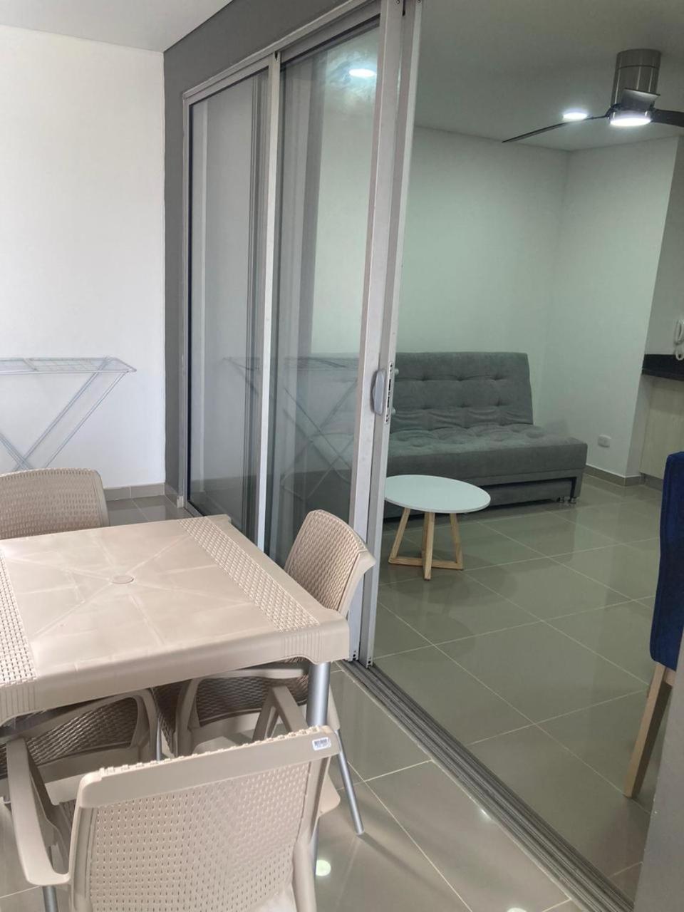 Marina Club Piso 8