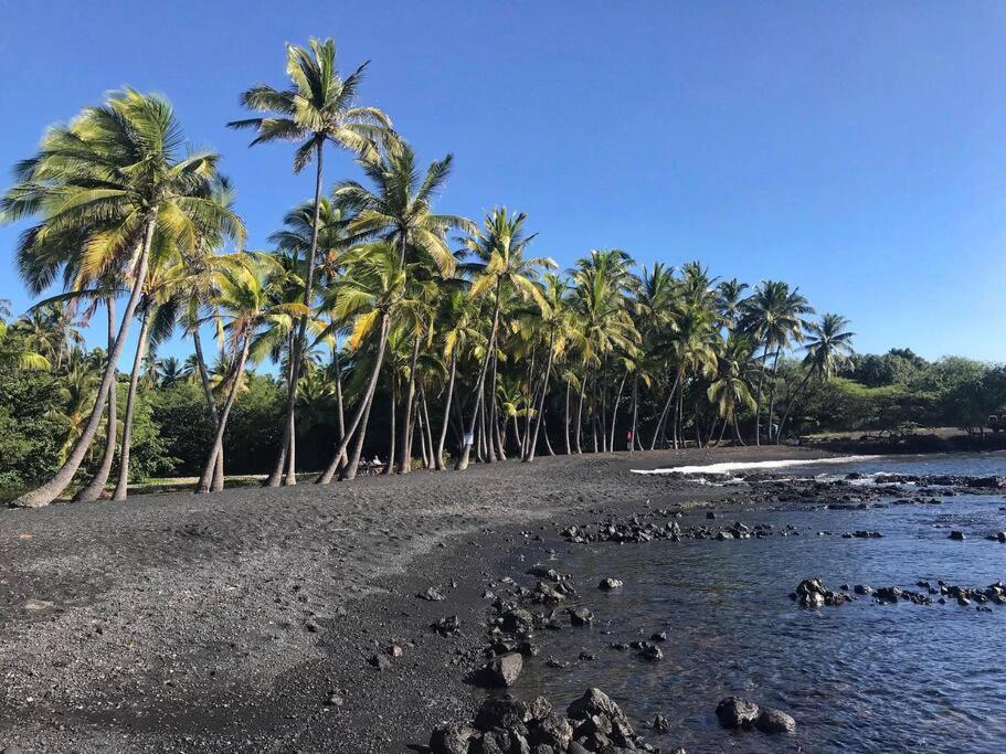 Condo On the Ocean, Lagoon and Garden - Hale Kona Kai 411 by Casago Kona view 5