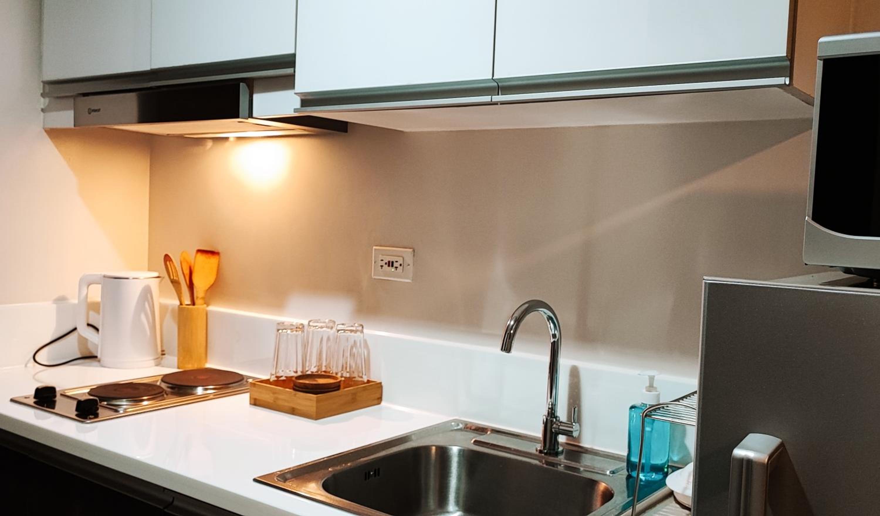 Hygge home with Ayala CBD Makati view! NEW!