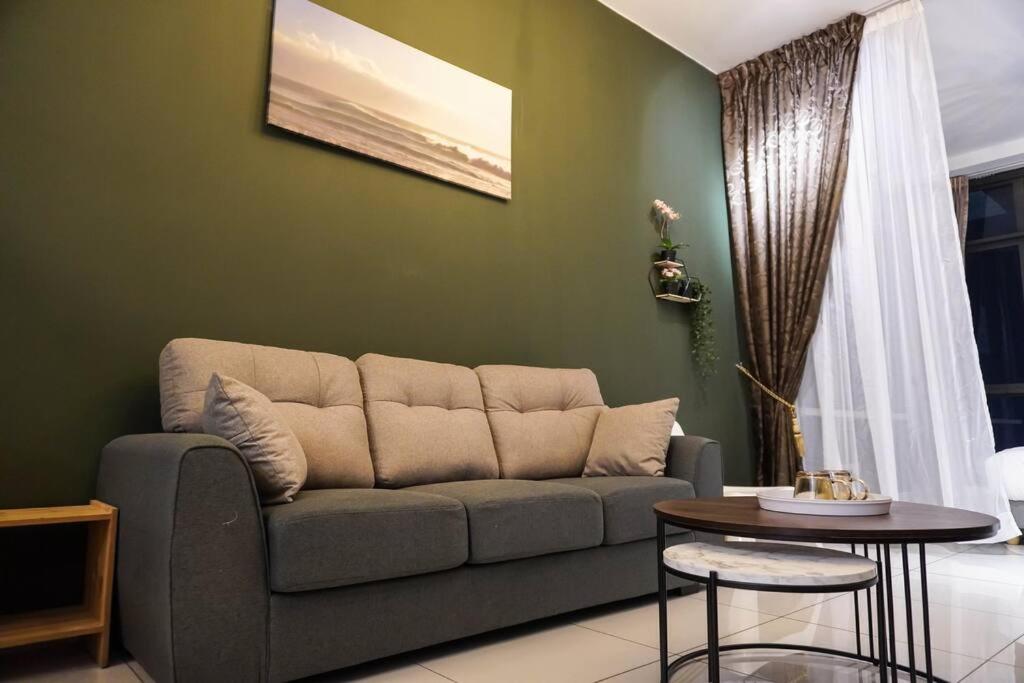 Johor Bahru City Centre,2BR 2BT 7PAX, 5min CIQ