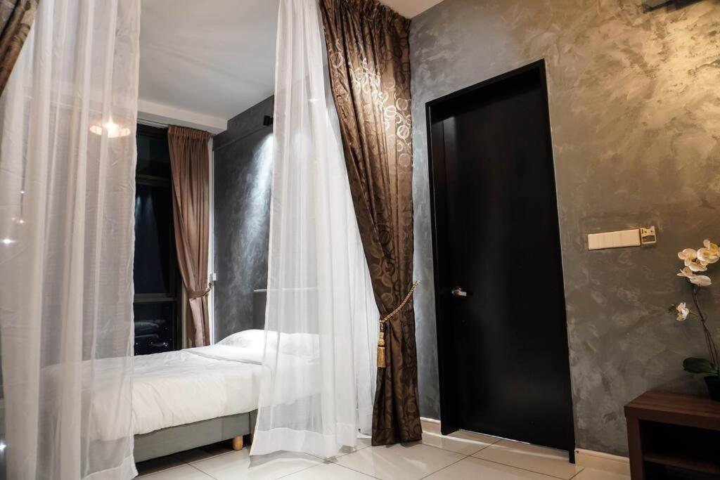 Johor Bahru City Centre,2BR 2BT 7PAX, 5min CIQ