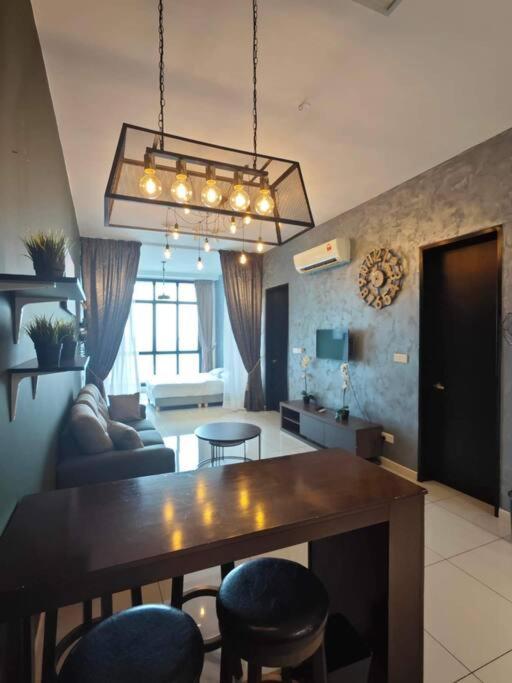 Johor Bahru City Centre,2BR 2BT 7PAX, 5min CIQ