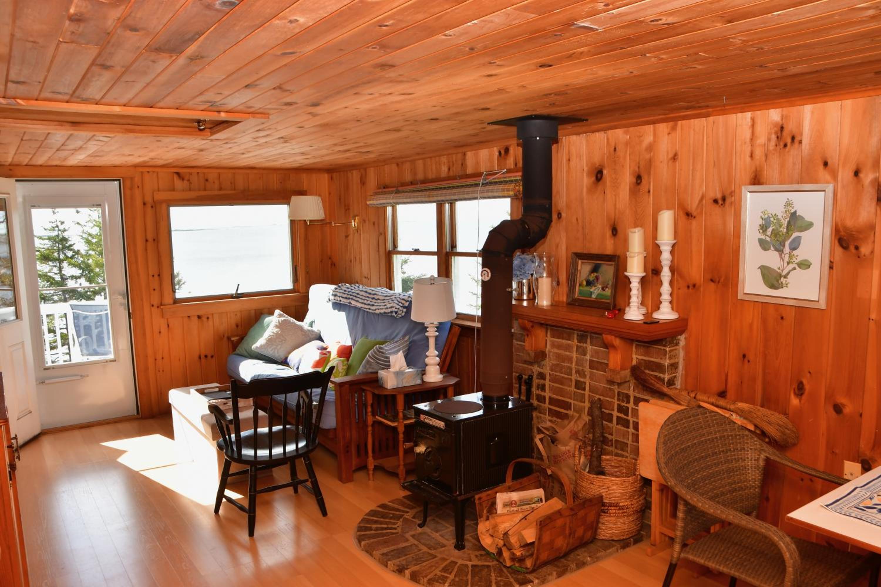 Betty's Place - Cozy ocean front getaway with views of Casco Bay view 3