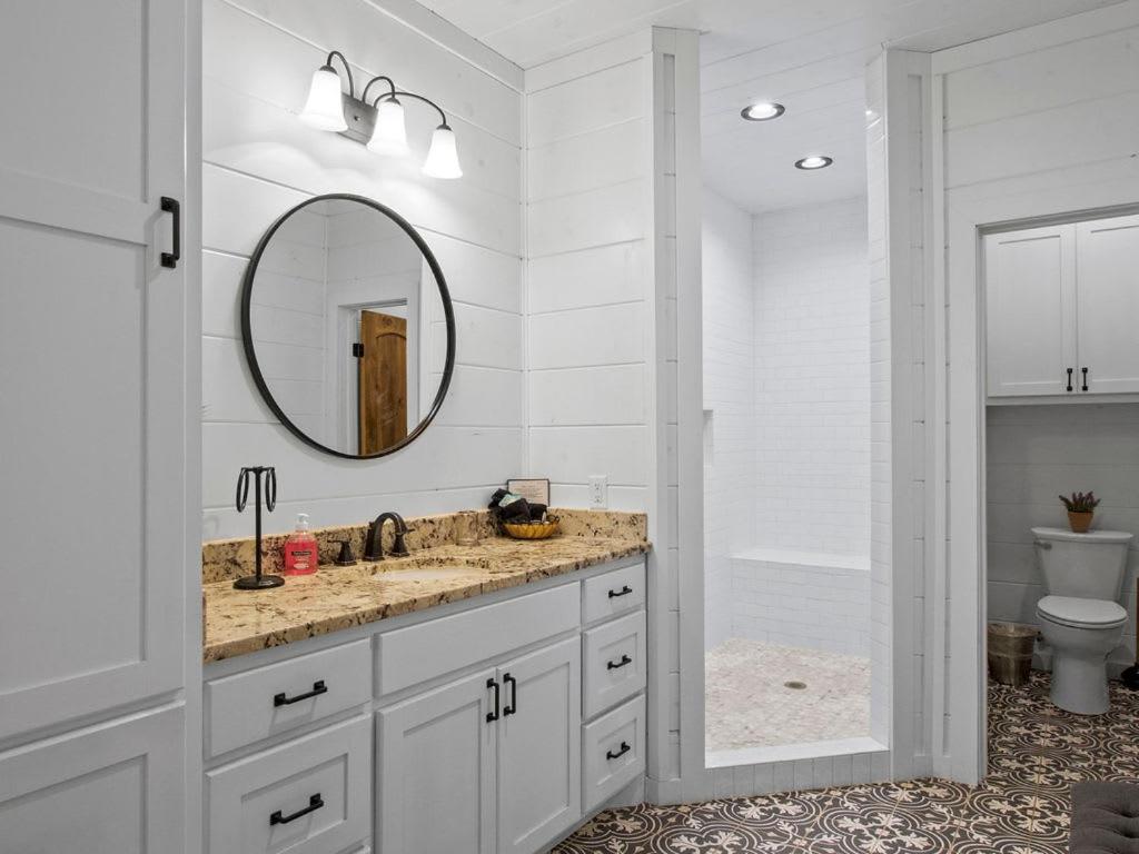 Stunning Luxury Cabin w Hot Tub and Fire Pit Holy Shiplap is Perfect Romantic Couples Getaway view 5