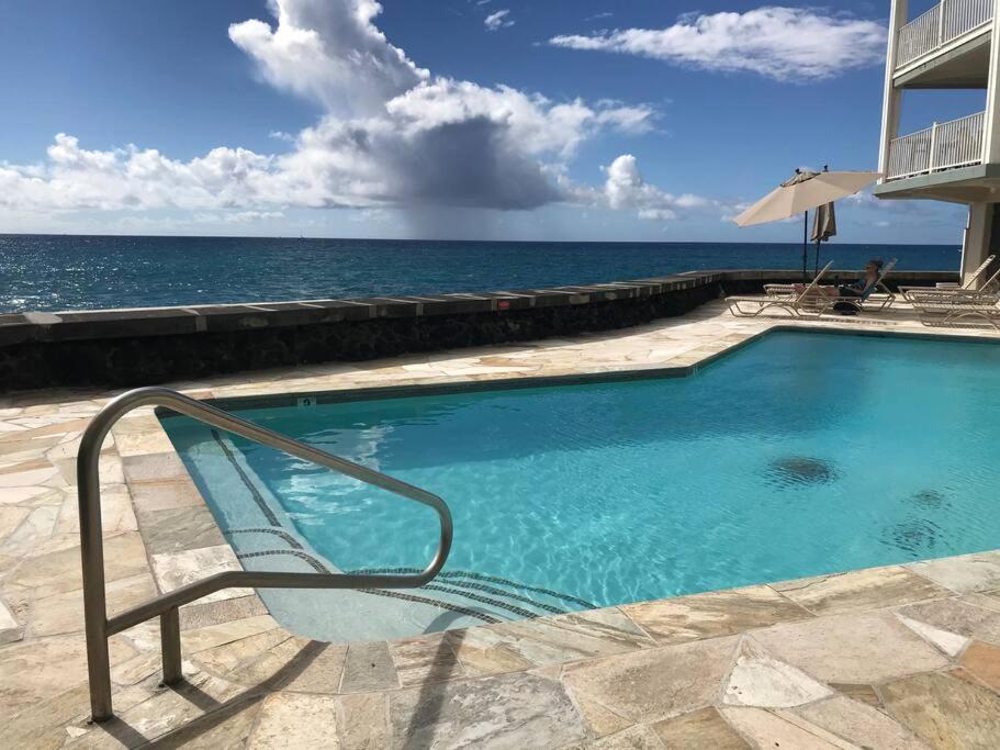 Amazing Oceanfront Condo w/ Breath Taking Sunsets and Soothing Sea Breeze! - Hale Kona Kai 306 view 5