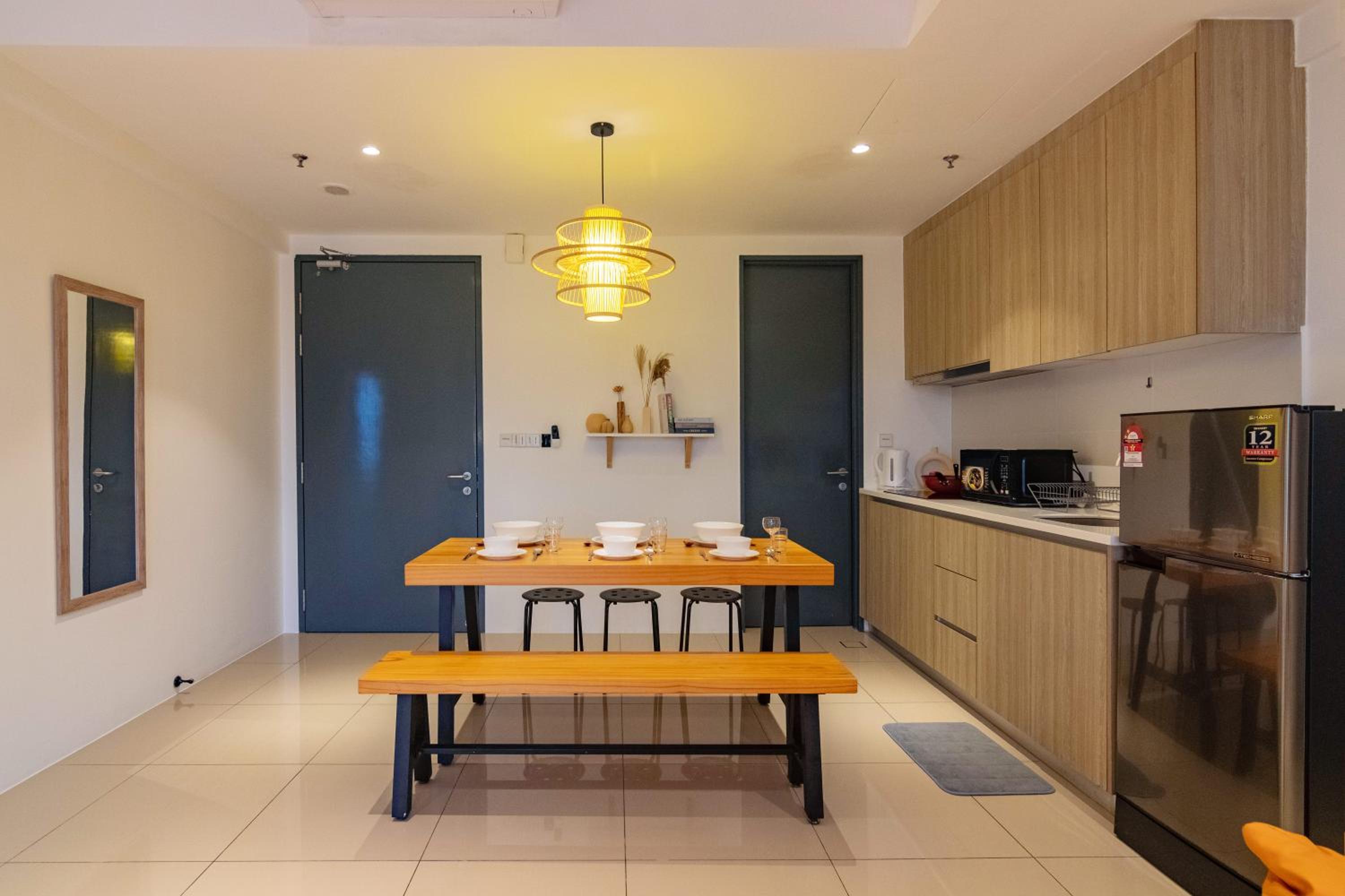Tropicana 218 Macalister X Airlevate Suites view 4