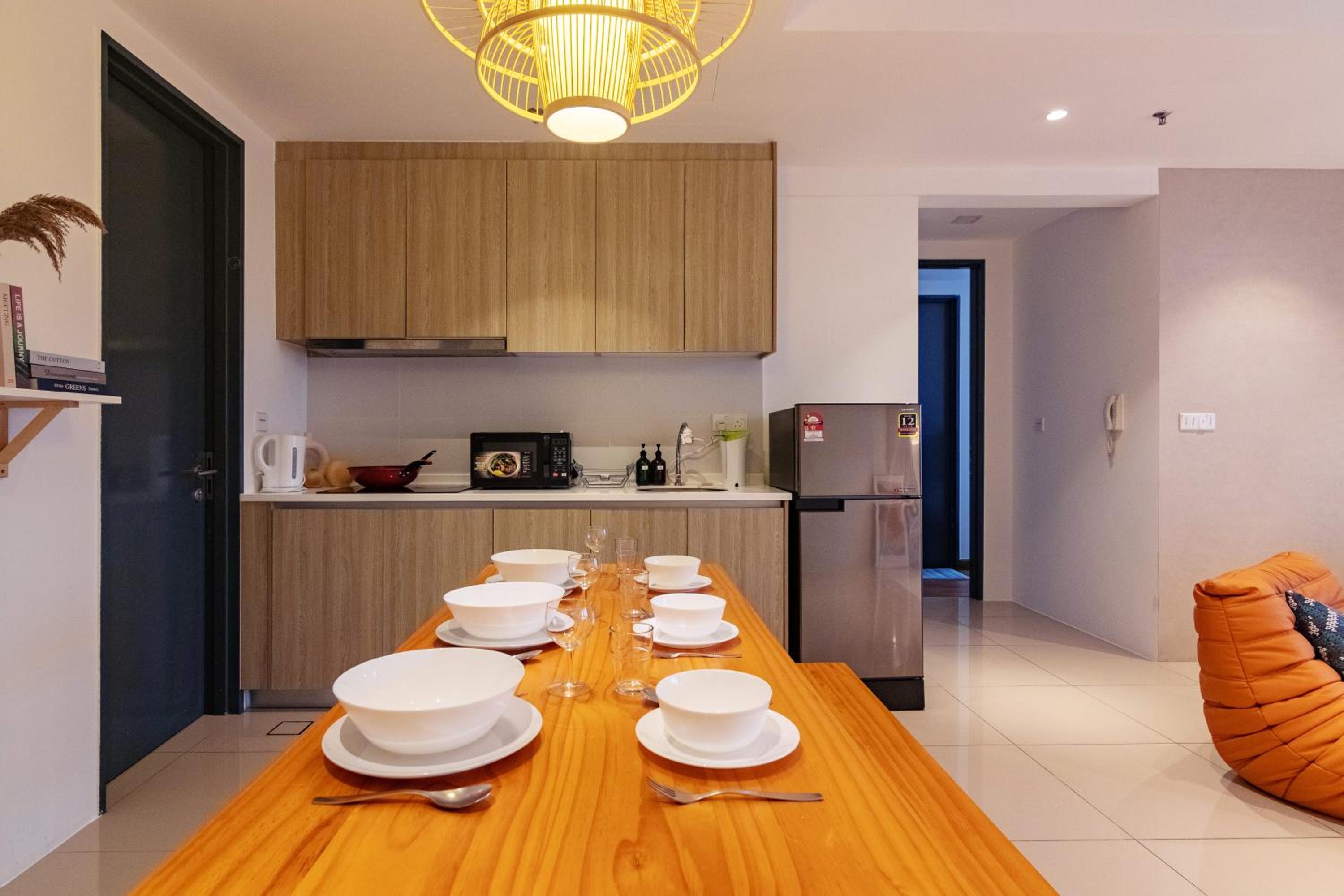 Tropicana 218 Macalister X Airlevate Suites view 5