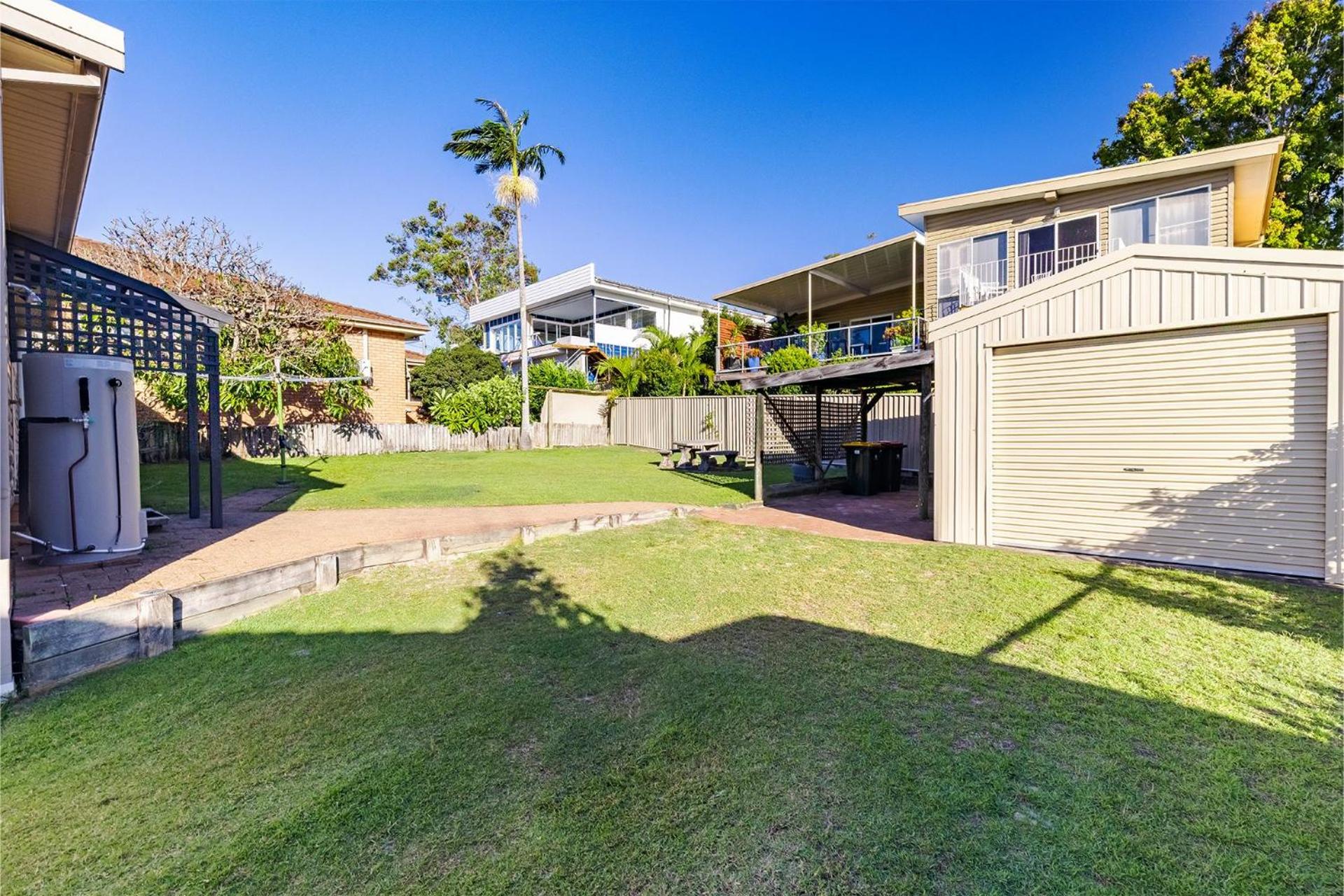 Dukes , 31 Gloucester St - spectacular water views and the added comfort of air conditioning and Wi-Fi