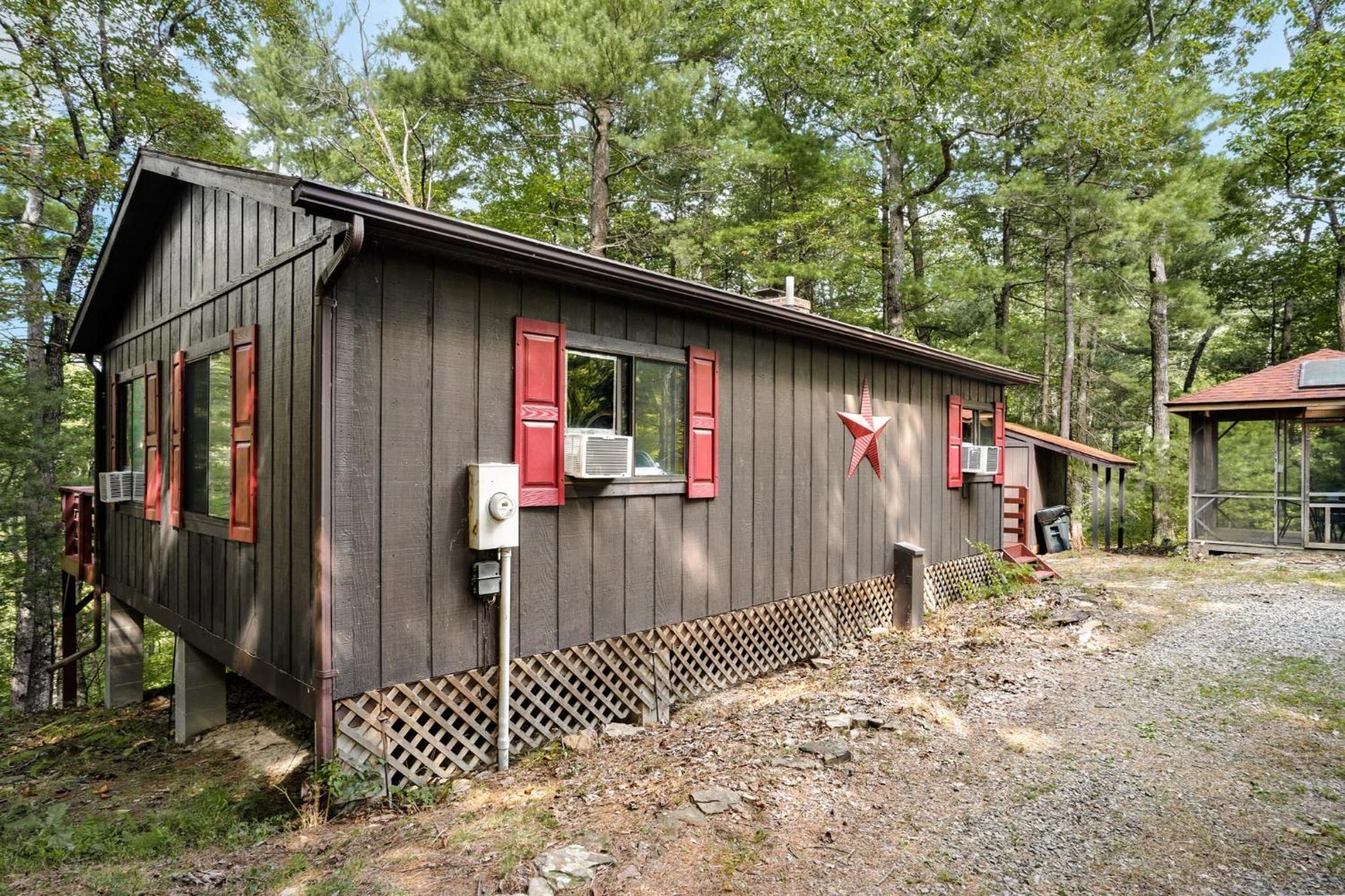 Hotel Hot Tub Deck Screened Porch Fire Pit & Wifi
