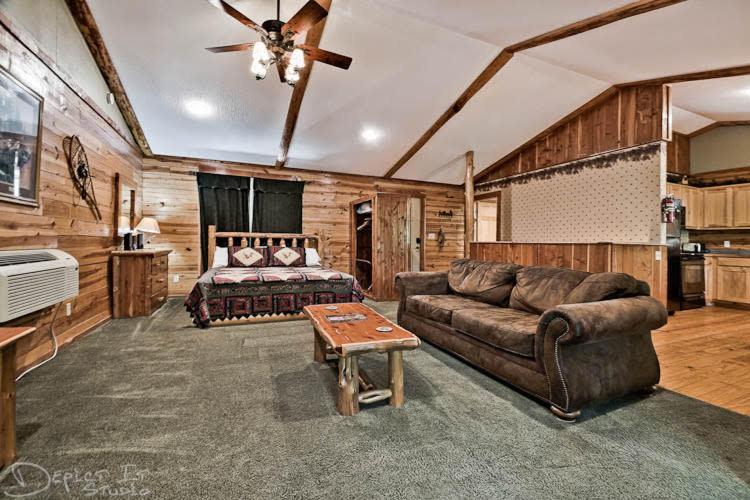 Secluded 2 story cabin Pool WiFi smart TVs view 2