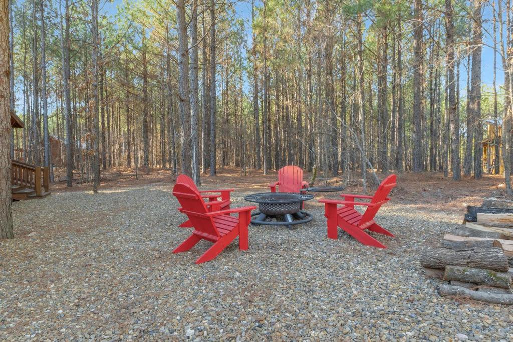 Large Luxury 2BR Cabin w Hot Tub Double Trouble was designed for fun comfort and memories minutes from buzzling Hochatown and beautiful Beaver Bend State P