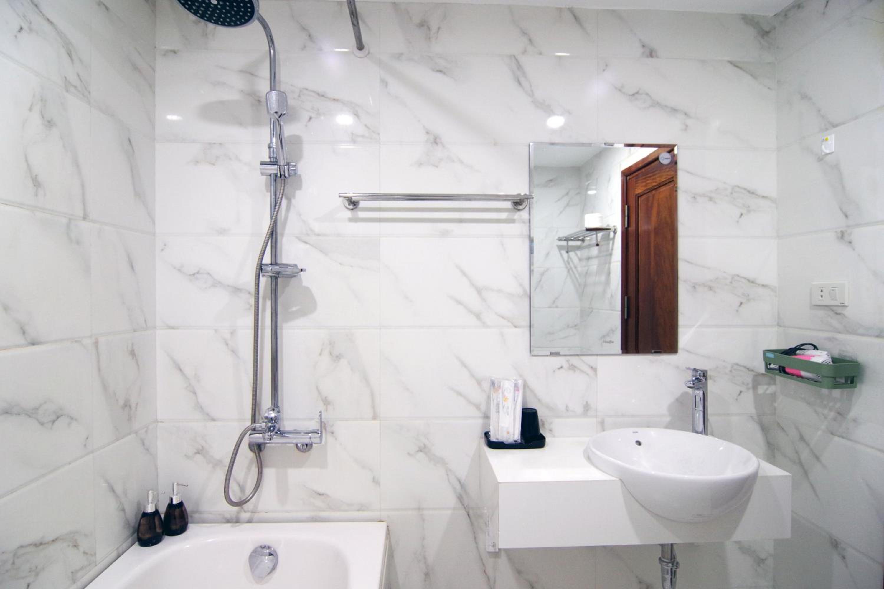 QMP-Deluxe Serviced Apartment in Ba Dinh