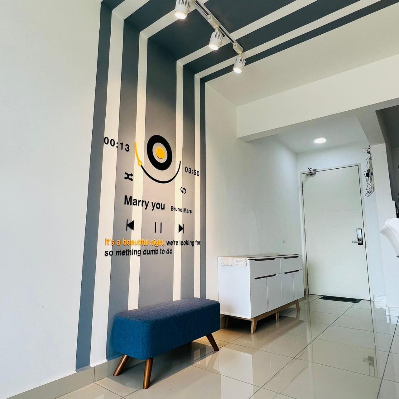 KULAI IOI MALL D'Putra Suites Near JPO Senai Airport