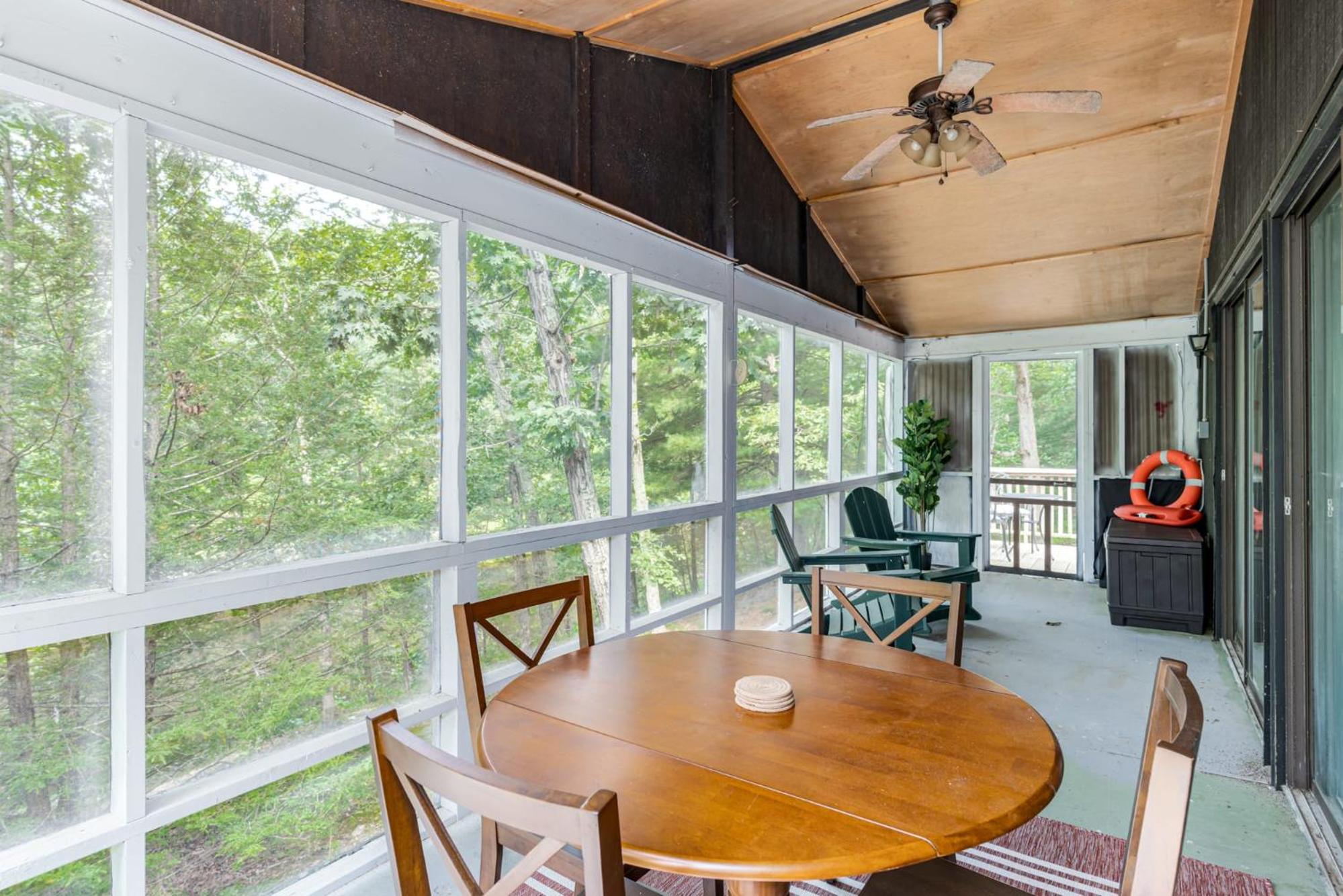 Hotel Lakefront Cottage W Fire Pit Grill Wifi & Deck