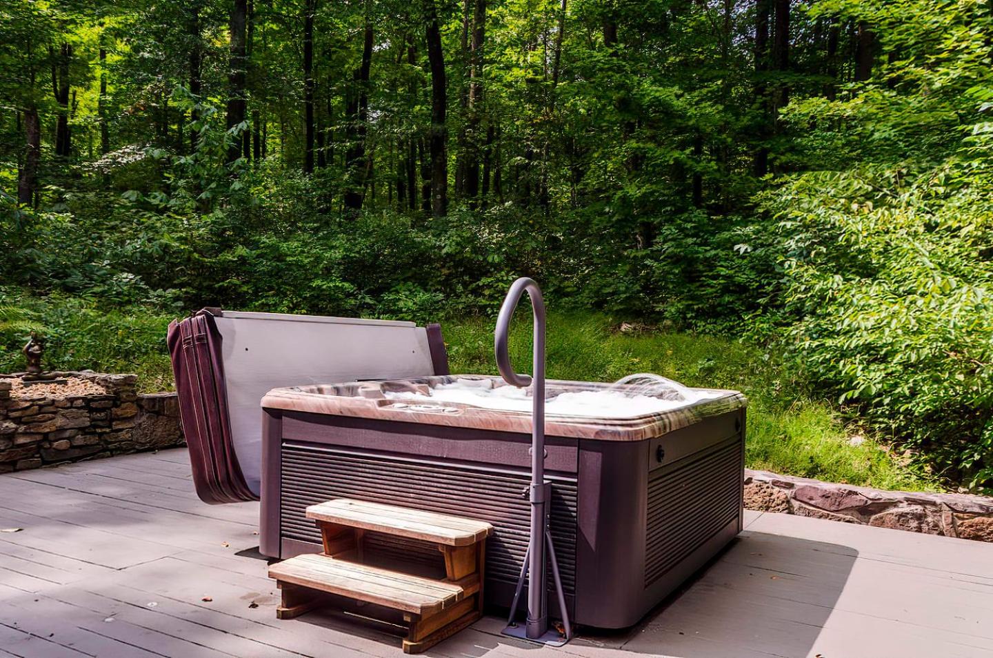Secluded Oasis w Hot Tub, Screened-in Porch, WiFi! view 2