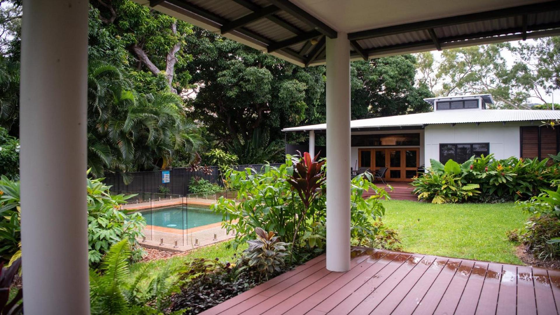 Picnic House, Luxurious Tropical House