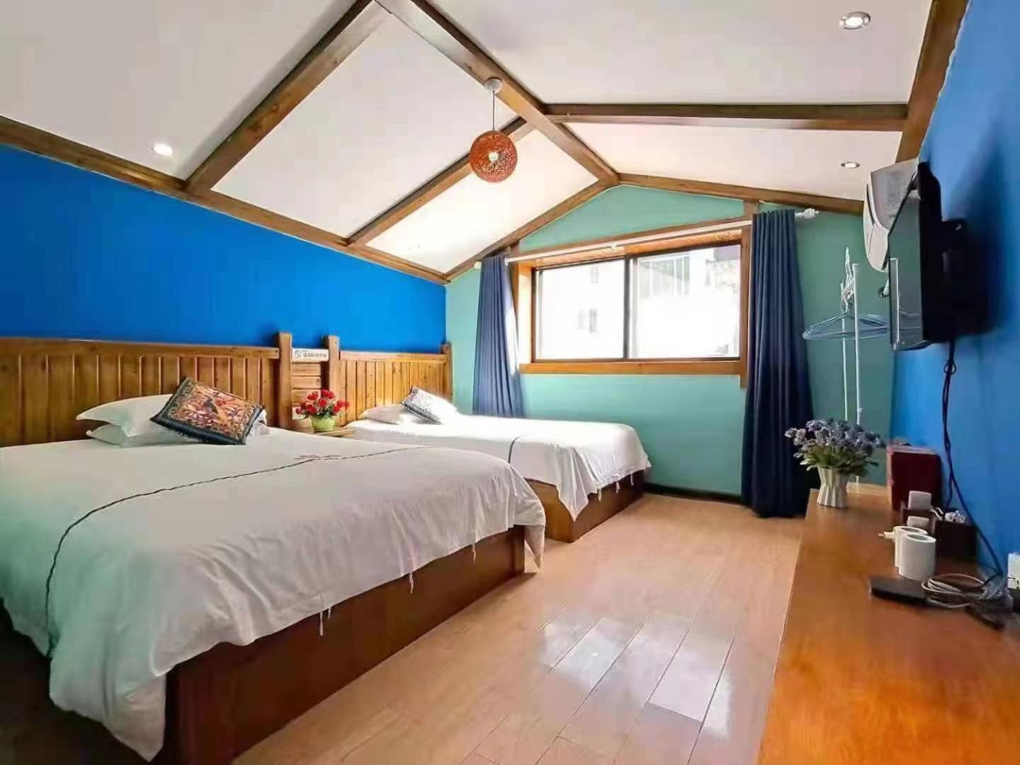 Zhangjiajie April Hostel